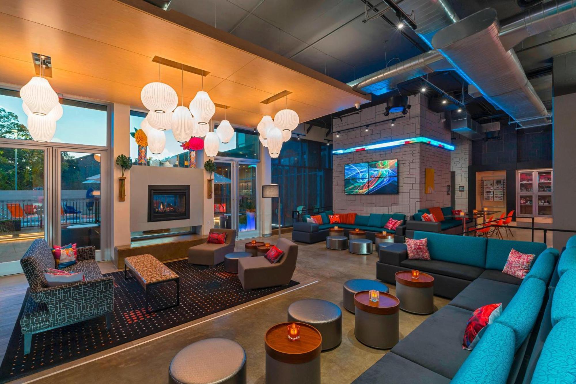 Aloft College Station Hotell Exteriör bild
