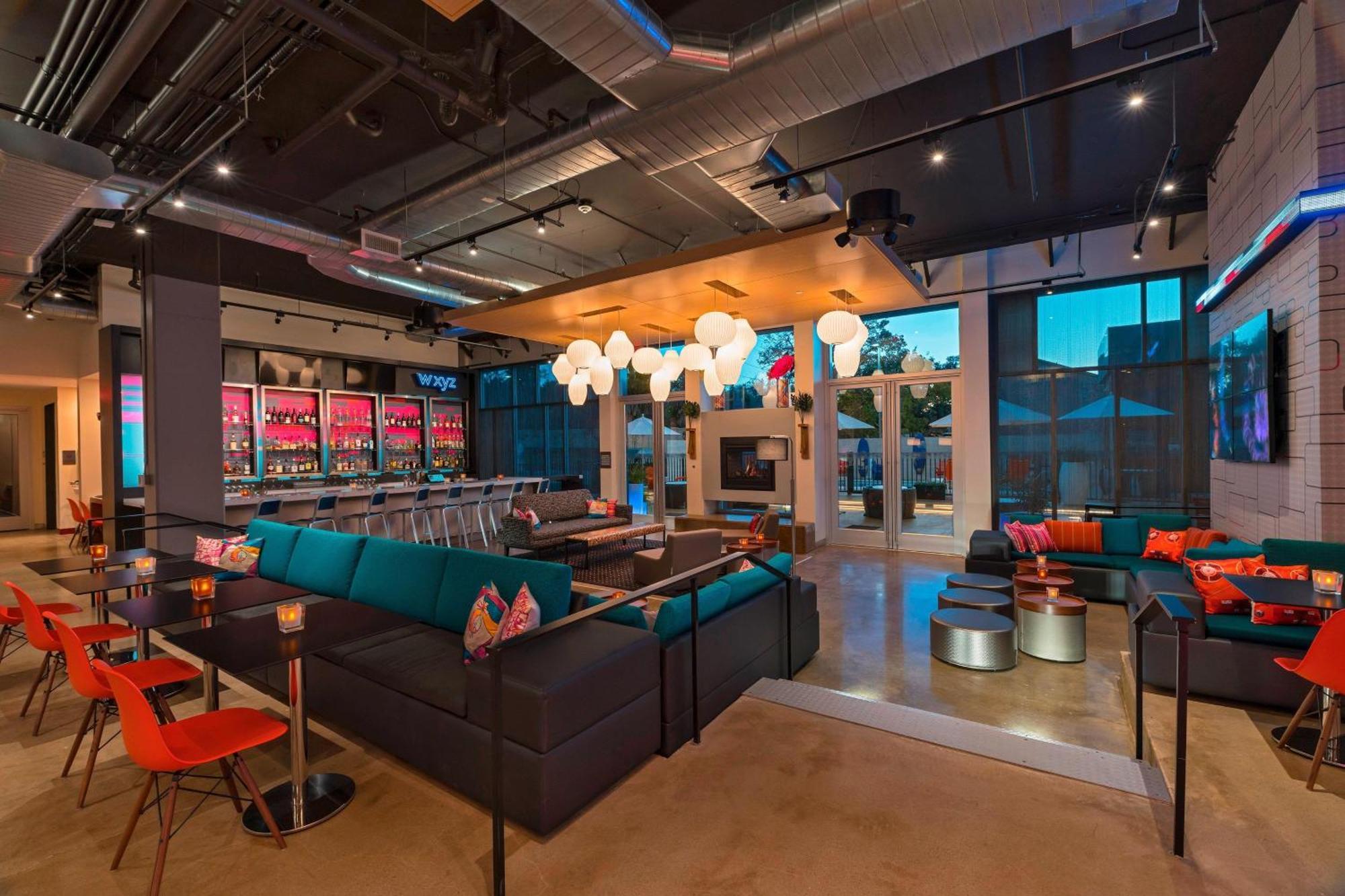 Aloft College Station Hotell Exteriör bild